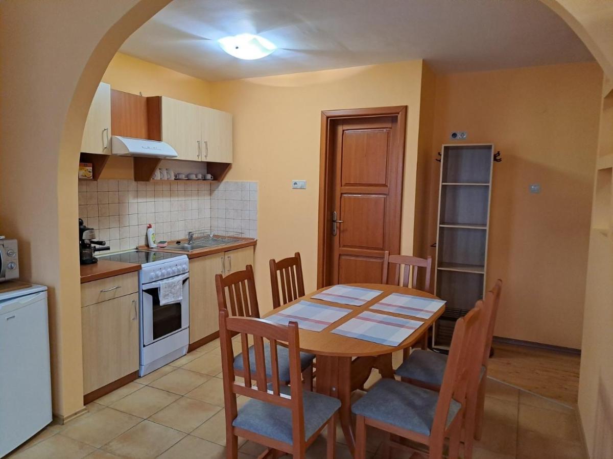 Rozmaring Apartmanok غيولا المظهر الخارجي الصورة