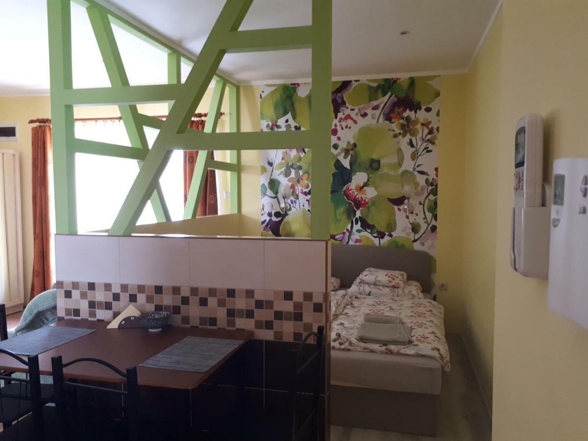 Rozmaring Apartmanok غيولا المظهر الخارجي الصورة
